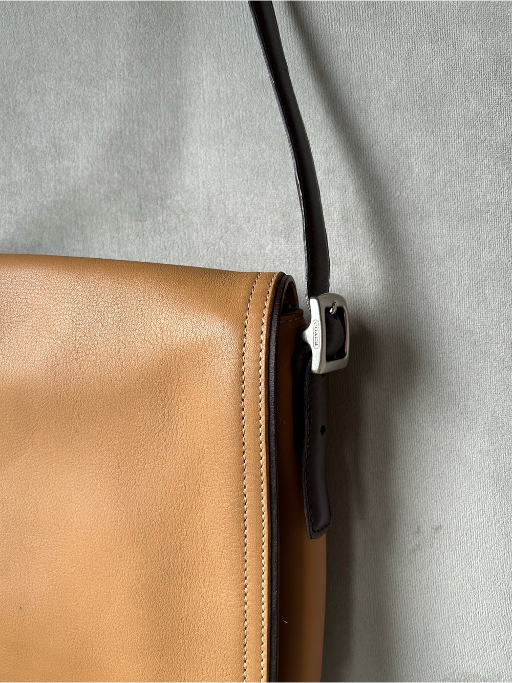 Vintage Coach 9135 Slim Legacy Hippie Flap Crossbody Purse Tan / Brown